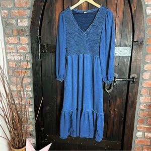 Denim ruffle dress M